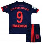 2019/20-as Bayern München idegenbeli mezgarnitúra Lewandowski felirattal