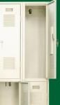 K2469/900 A 6-ajtós öltözőszekrény lábazattal (rövid ajtós, SHS_33_A)