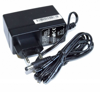 230V AC/12V DC/ 1,5A hálózati adapter